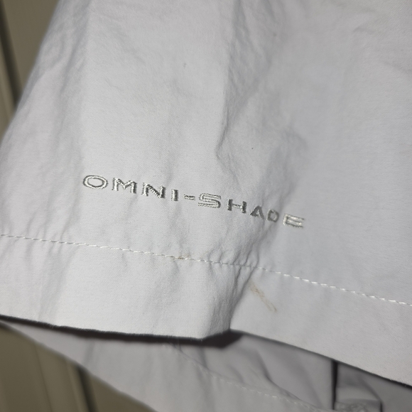 Columbia Men's Light Gray Casual Button Down Shirt - Picture 7 of 9